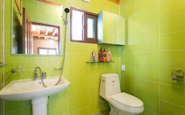 Gyeongju Hanok Kkotjam Pension