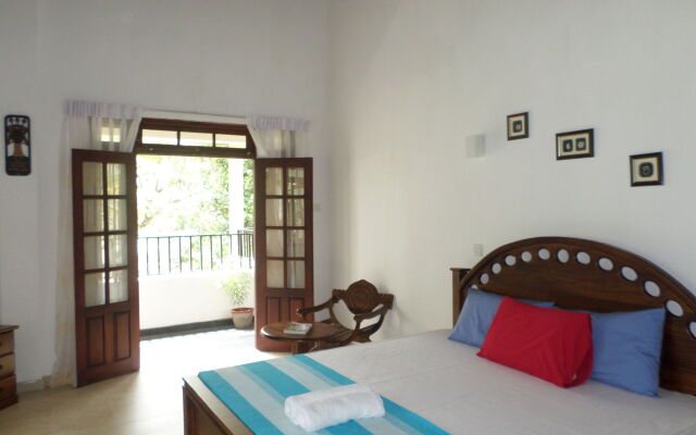 Riverside Homestay Apartments