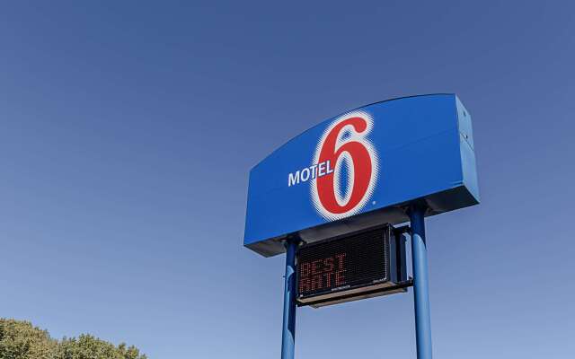 Motel 6 La Crosse, WI