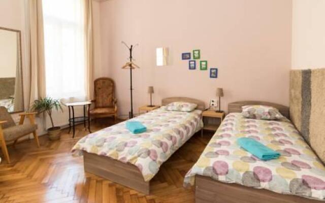 Downtown Oasis Apartment/Hostel