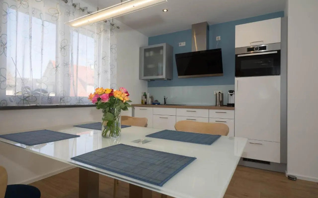 16Lilien Apartmentwohnung Gartenblick