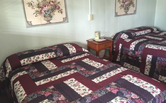 Crosswinds Motel & Cottages