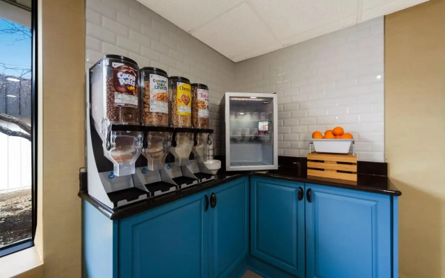 Hampton Inn Lincoln Airport I8