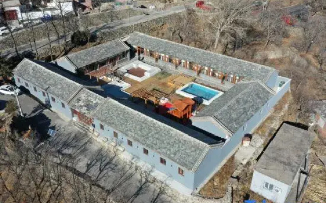 Yunshan Courtyard House