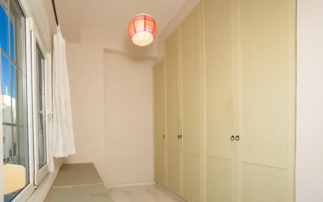 The White Marble Luxury City Apt