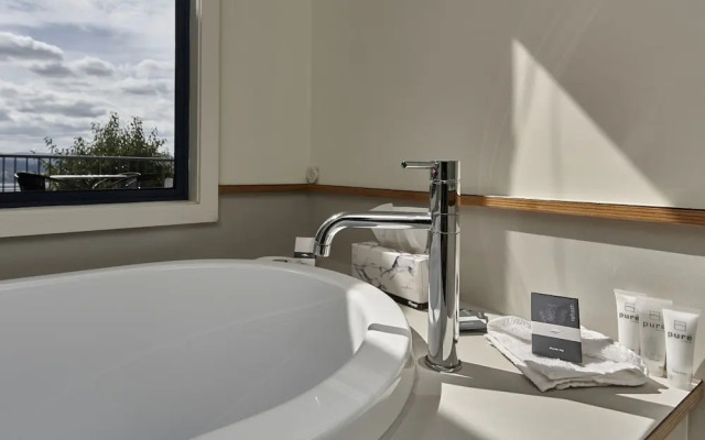 Rosevears Vineyard Retreat