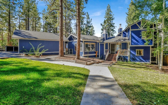 Serenity Cove Lake House #2472 by Big Bear Vacations