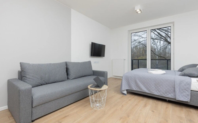 Nocznickiego Studios, Balcony by Renters