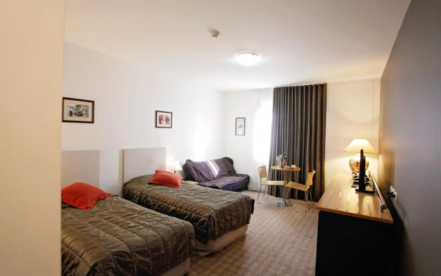Golden Pebble Hotel