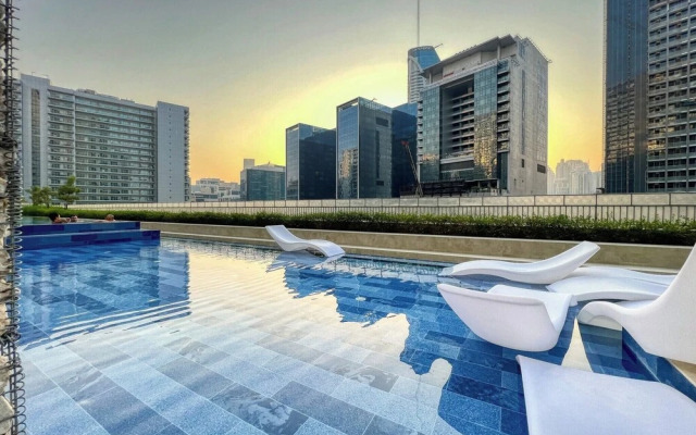Manzil-1BR w Canal View near Dubai Mall