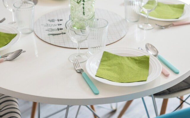 Scandi Małe Garbary Apartment by Renters