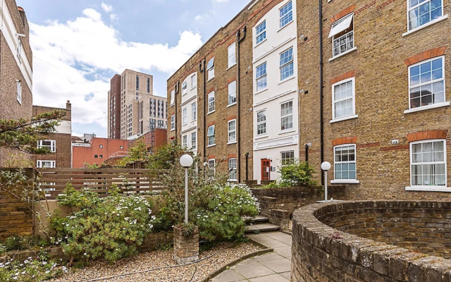 Stylish East London Flat Near Spitalfields Market