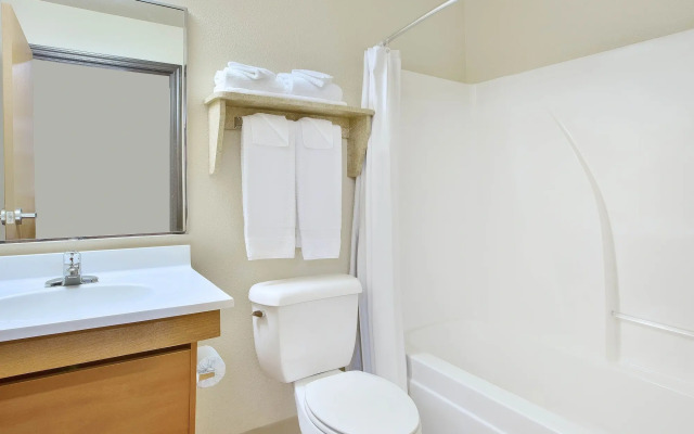 WoodSpring Suites Topeka