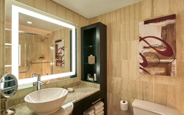 Golden Nugget Las Vegas Hotel & Casino