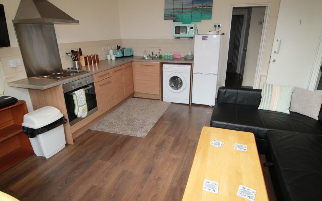 Oakfield Street Apartments by Cardiff Holiday Homes