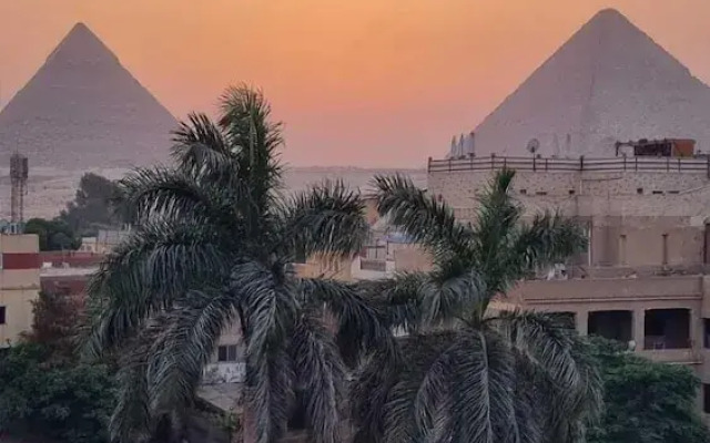 Pyramids Express View Inn