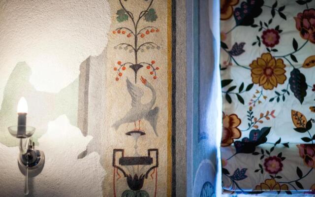 Royal Residence by OTR