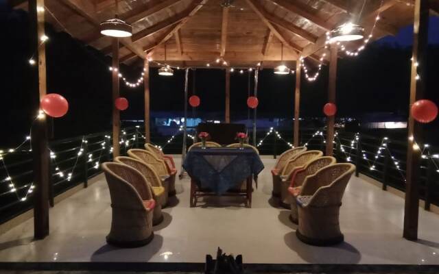 Pumpkin Hotels Corbett, Tusk N Wood