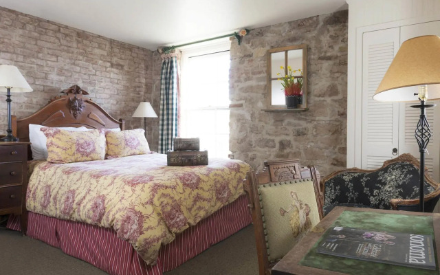 Maison Fleurie, A Four Sisters Inn