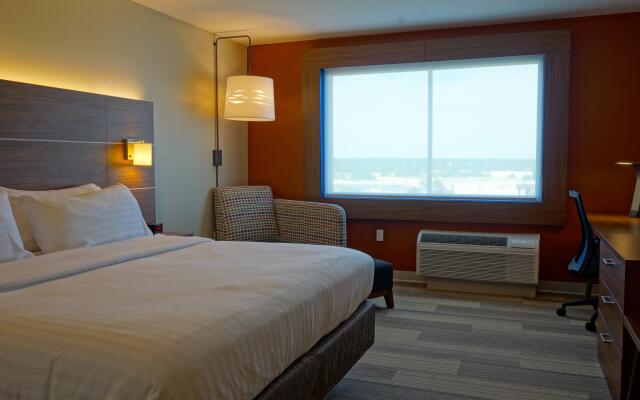 Holiday Inn Express & Suites Omaha - Millard Area by IHG