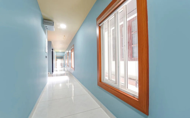 Fabhotel Q One Plaza