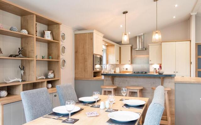 Lavender Lodge with Hot Tub