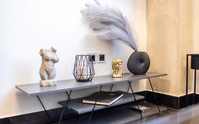 Ventiri Lofts - Luxury Duplex w Private Garden