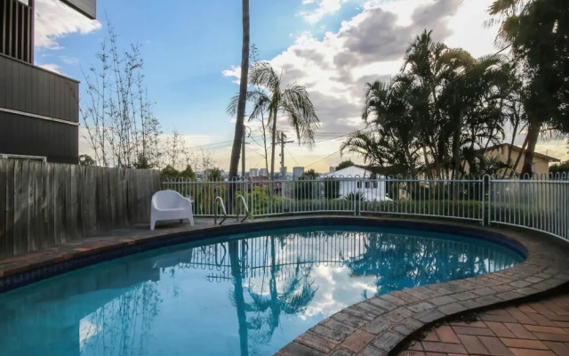 Cosy 1 Bedroom Unit With Views Of The City