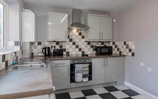 Taylor Close Holiday Home