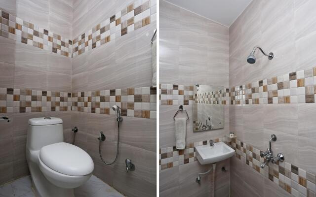 OYO Flagship 19535 Hotel Taj Niwas