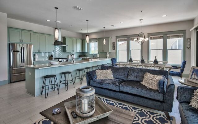 Luna Plata 7 Bedrooms 7.5 Bathrooms Home