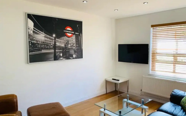 London Retreat at Hindsley's Place