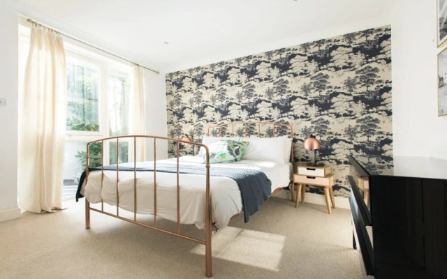 The Harrods Mews Modern 4Bdr Mews Home With Terrace