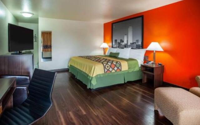 Super 8 by Wyndham Giddings