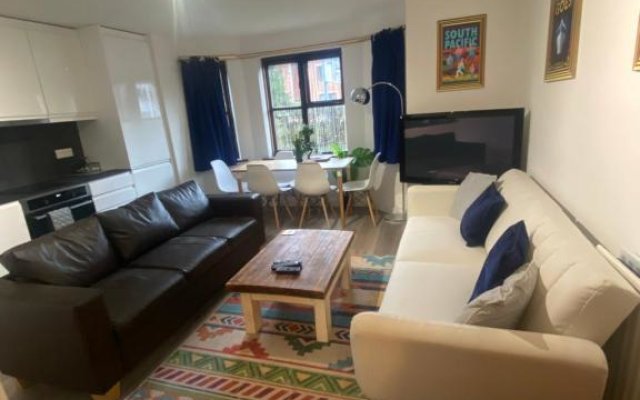 Lovely 3 bed ground floor flat with free parking
