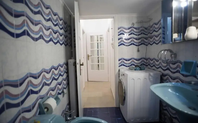 Cozy Apartment With sea View Next to Marina Zeas