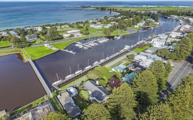 Shearwater Penthouse Apartment