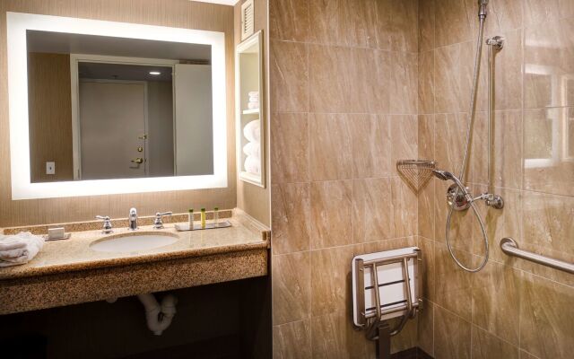 St. Louis Union Station Hotel, Curio Collection by Hilton
