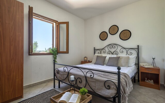 Near Alghero Shardana Guest House in Uri With Swimming Pool