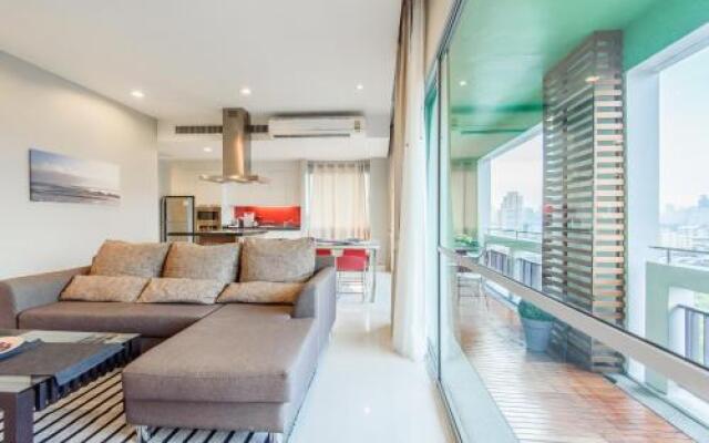 Roomromo Residence by Rompo