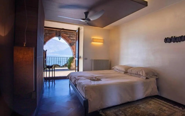 Villa Gaeta luxury apartment sleeps 8 guests