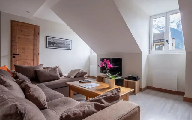 L Appart 52 in the Heart of Chamonix French Alps