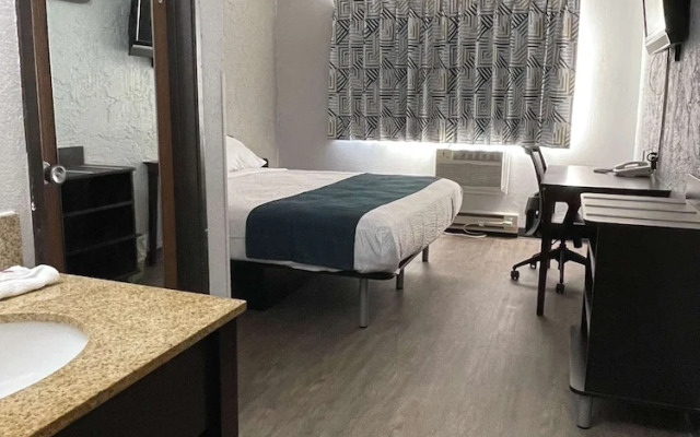 Travelodge Green Bay Lambeau