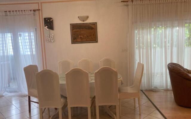 Quite beautiful apartment in the Split Neda with 4bedrooms