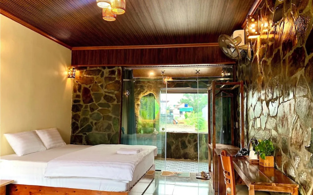 Rocky Mountain Ecolodge – Guest Rooms – Hoa Lu