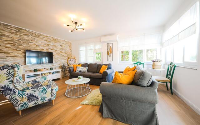 Villa in Pridraga With Pool and Five Person