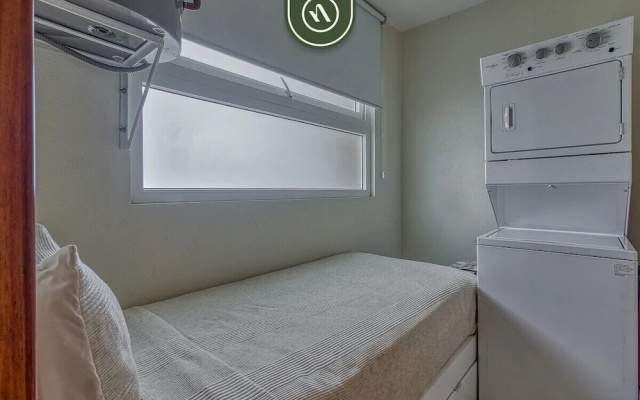 2BR Condo With Private Balcony - Padel Court