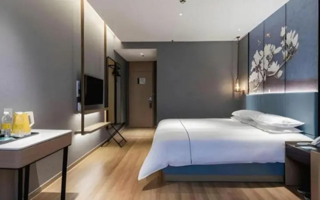 Zhangjiagang Suning Auraya Hotel