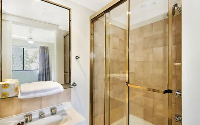 Allamanda Apartments