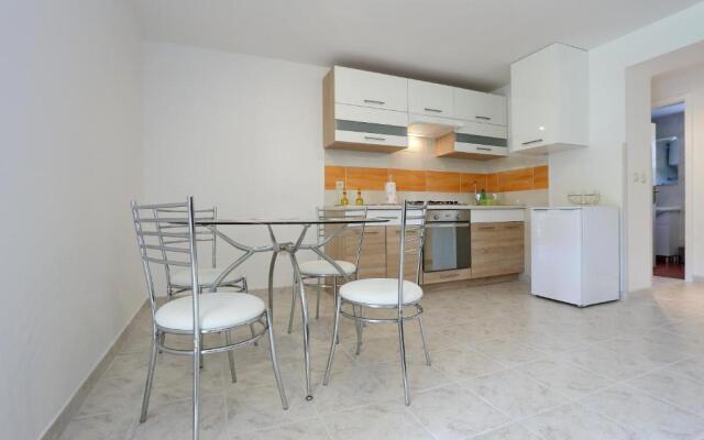 Apartment Ada